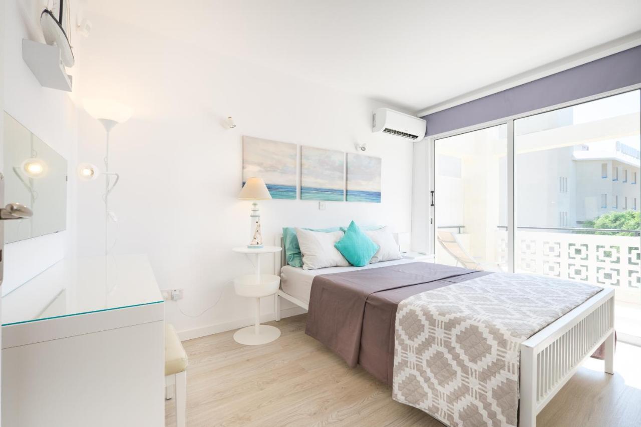 Seaview 3 Bedroom Kings Road Penthouse Пафос Екстер'єр фото