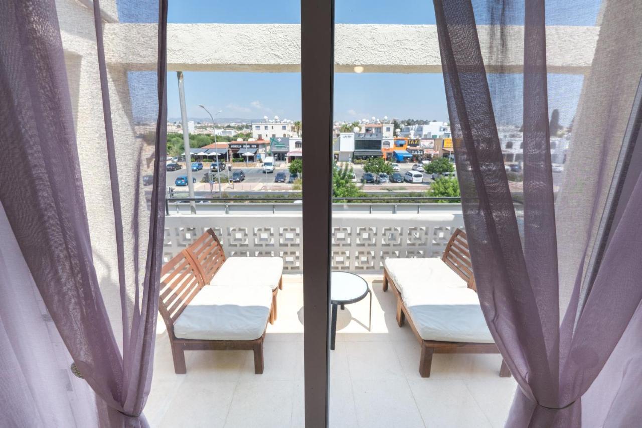 Seaview 3 Bedroom Kings Road Penthouse Пафос Екстер'єр фото