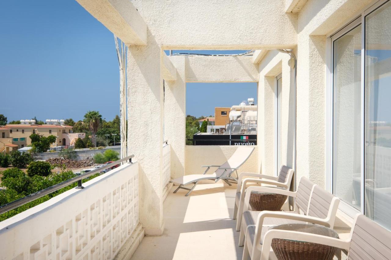 Seaview 3 Bedroom Kings Road Penthouse Пафос Екстер'єр фото