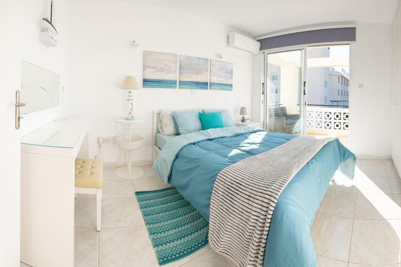 Seaview 3 Bedroom Kings Road Penthouse Пафос Екстер'єр фото