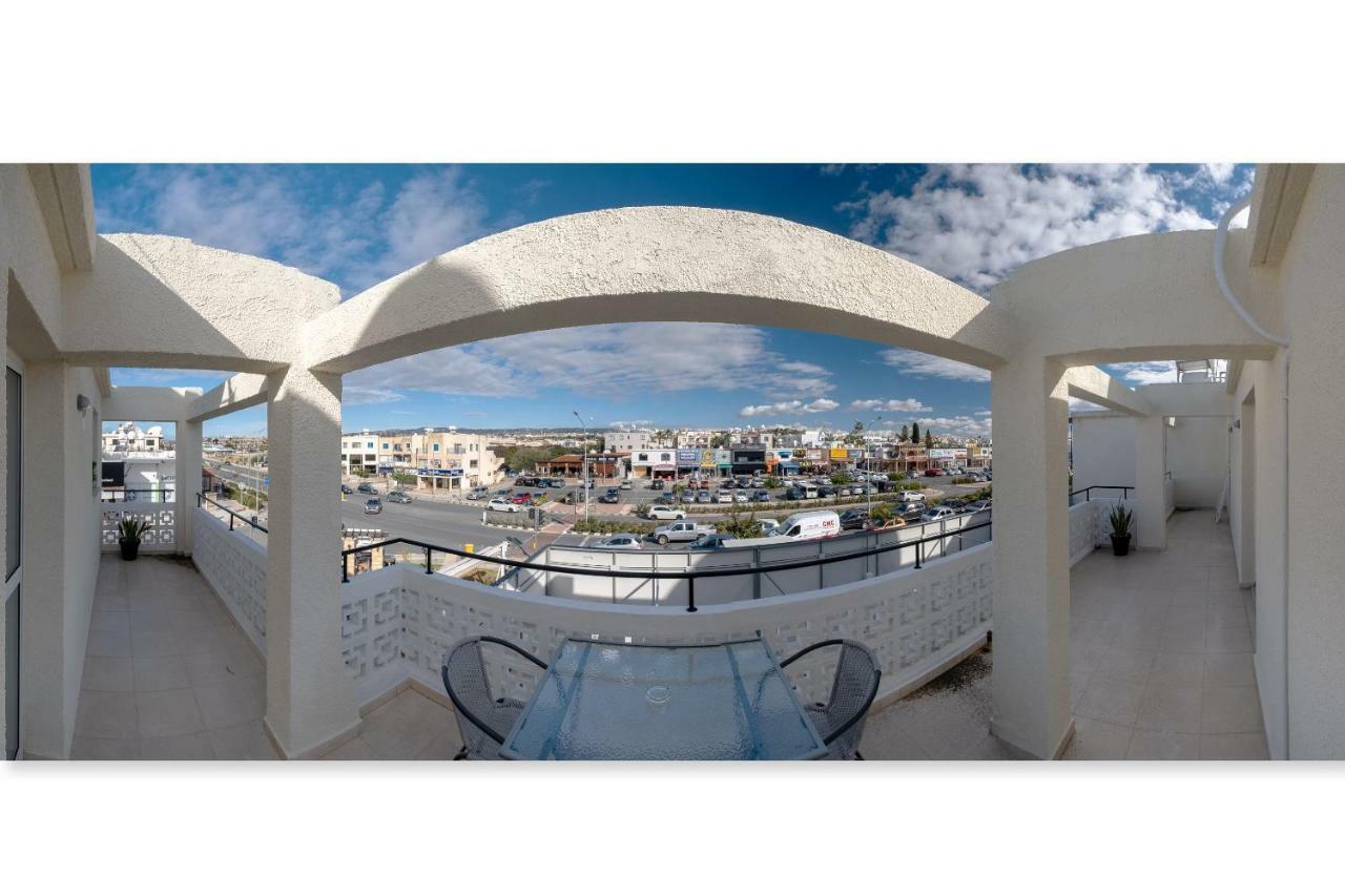 Seaview 3 Bedroom Kings Road Penthouse Пафос Екстер'єр фото