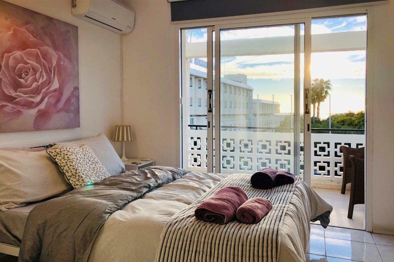 Seaview 3 Bedroom Kings Road Penthouse Пафос Екстер'єр фото